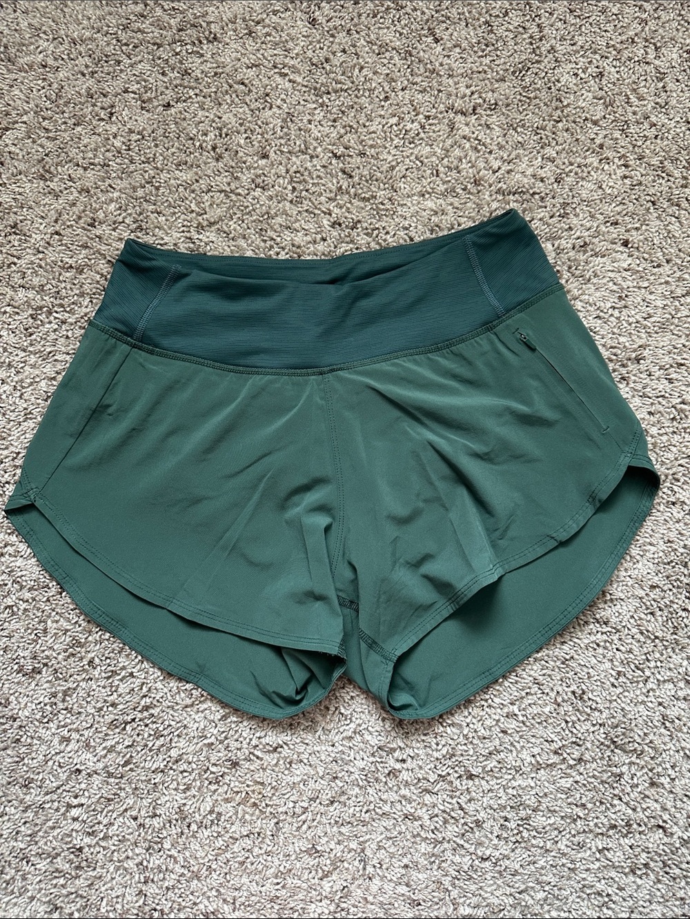 Outdoor Voices Hudson 4” shorts size Medium